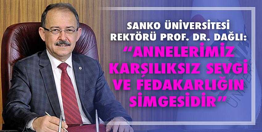 Annelerimiz, karşılıksız sevgi ve fedakarlığın simgesidir.