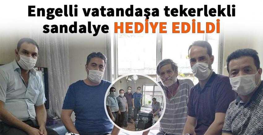 Engelli vatandaşa tekerlekli sandalye hediye edildi...