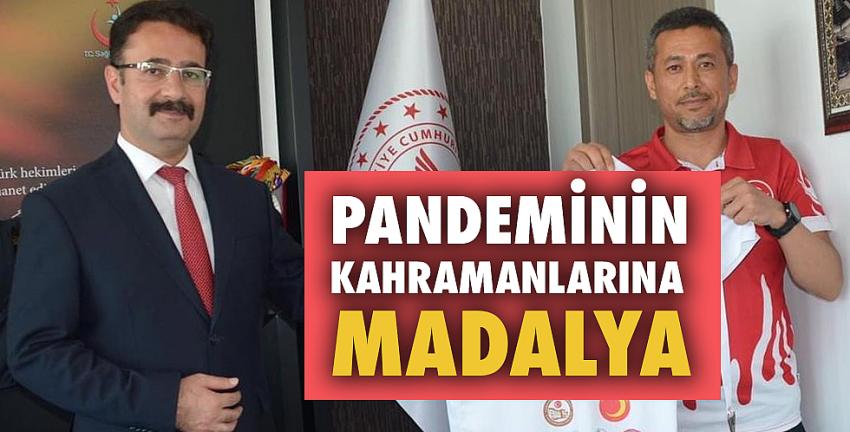 Pandeminin kahramanlarına madalya