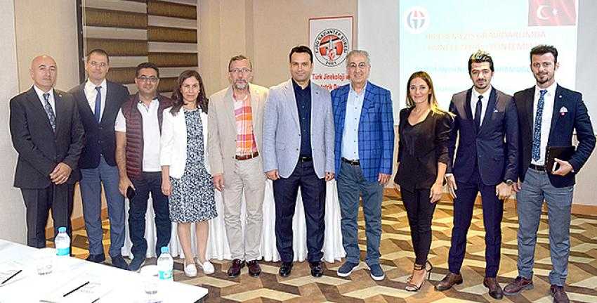 Hiperemezis Gravidarumda  Güncel Tedavi Yöntemleri 